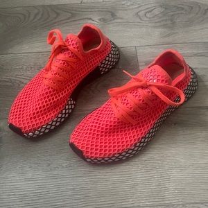 Adidas runner shoes
